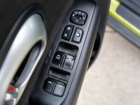 Used 2016 Kia Soul image 16