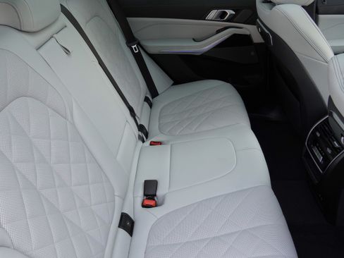 Used 2026 BMW X5 sDrive40i w/ M Sport Package RWD image 34