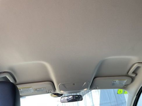 Used 2018 Ford Escape SE w/ SE Sport Appearance Package image 28