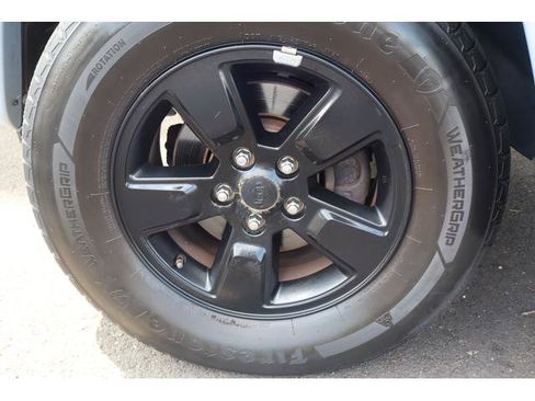 Used 2012 Jeep Liberty Arctic AWD/4WD image 18