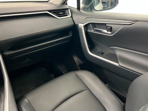 Used 2025 Toyota RAV4 XLE Premium image 11
