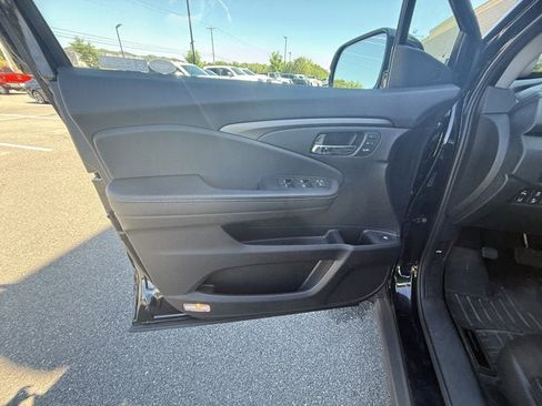 Used 2023 Honda Ridgeline RTL-E image 16