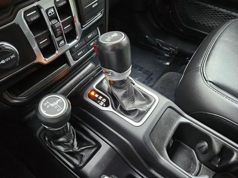 Used 2021 Jeep Wrangler Unlimited Sahara image 25