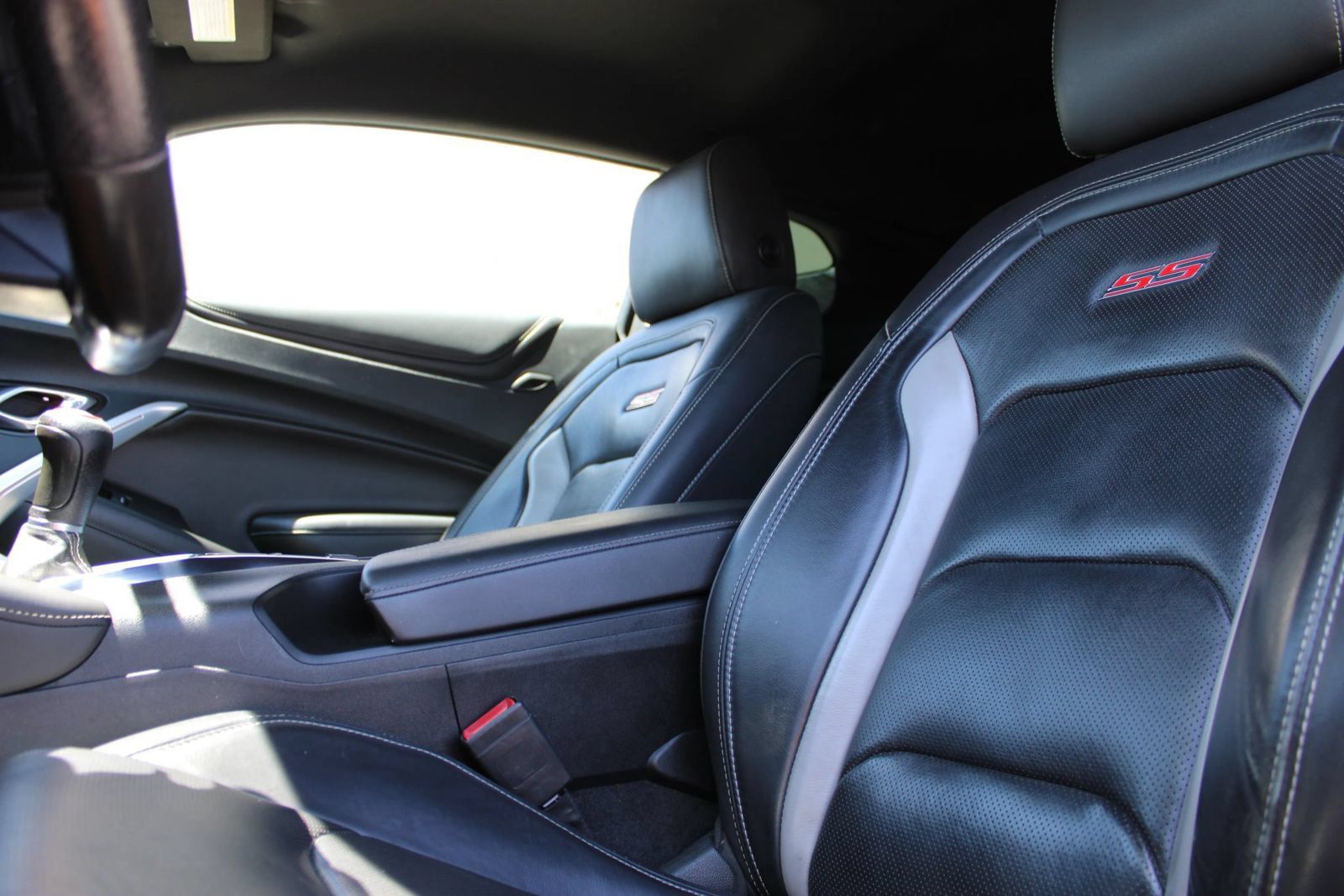 Used 2019 Chevrolet Camaro SS RWD image 11