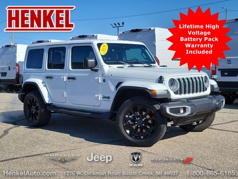 Used 2025 Jeep Wrangler Unlimited Sahara AWD/4WD image 1