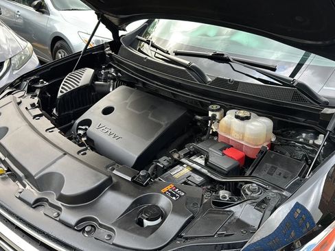 Used 2021 Chevrolet Traverse LT image 35