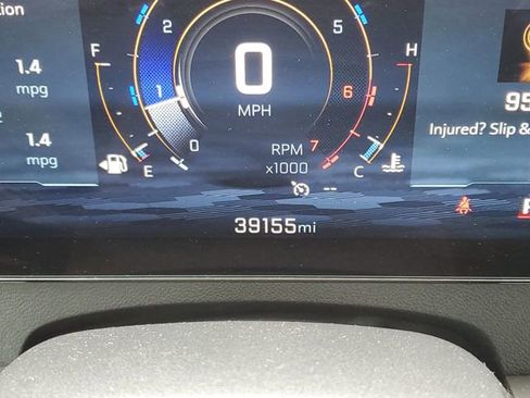 Certified 2025 Chevrolet Traverse LT image 12