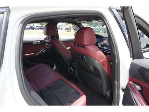 Used 2021 BMW X6 xDrive40i w/ M Sport Package AWD/4WD image 44