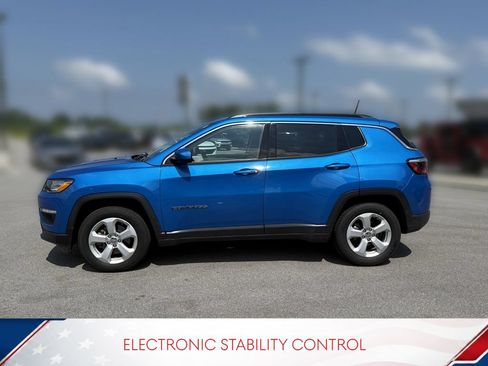 Used 2018 Jeep Compass Latitude FWD image 8
