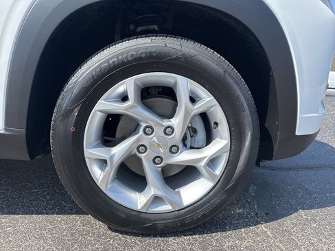 New 2026 Chevrolet Trax LS w/ LS Convenience Package FWD image 9