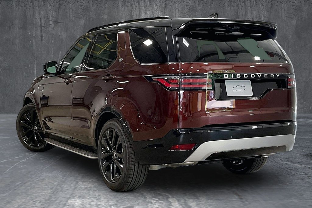 New 2026 Land Rover Discovery Limited Edition AWD/4WD image 3