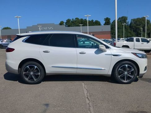 Used 2020 Buick Enclave Essence AWD/4WD image 3
