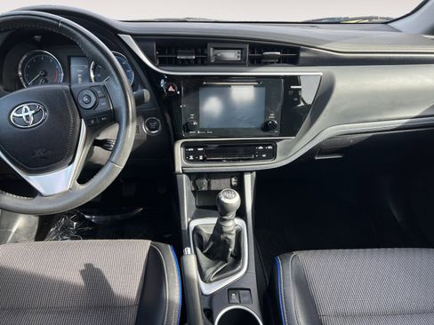 Used 2017 Toyota Corolla SE image 11