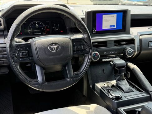 Certified 2025 Toyota Tacoma SR5 AWD/4WD image 31