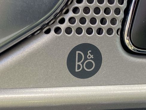 Used 2022 Ford Explorer Limited w/ Equipment Group 301A image 9