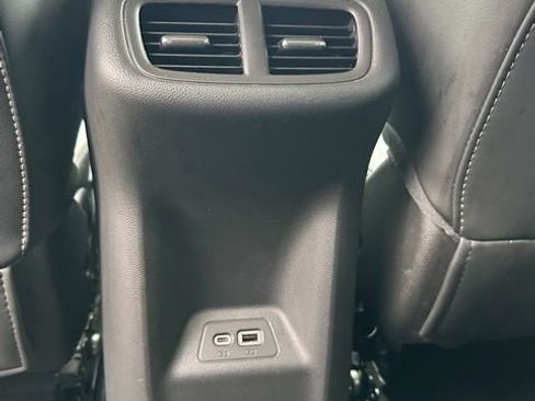 Used 2022 Buick Envision Essence w/ Technology Package I image 19