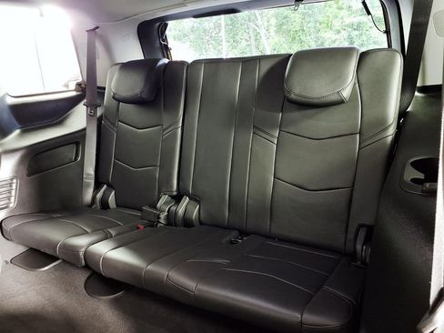 Used 2020 Cadillac Escalade Luxury RWD image 9