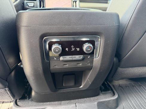 Used 2025 GMC Yukon XL AT4 w/ AT4 Premium Plus Package AWD/4WD image 41