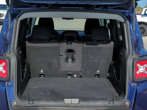 Used 2017 Jeep Renegade Altitude FWD image 13