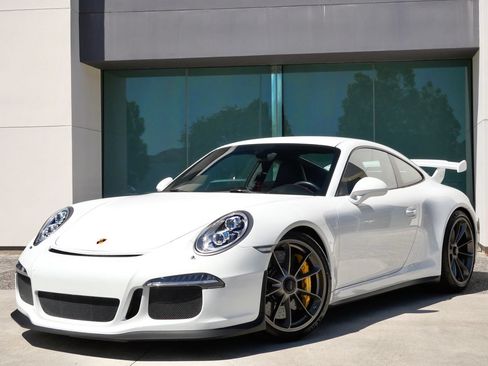 Used 2014 Porsche 911 GT3 RWD image 3