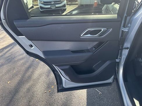 Used 2023 Land Rover Range Rover Velar R-Dynamic S image 25