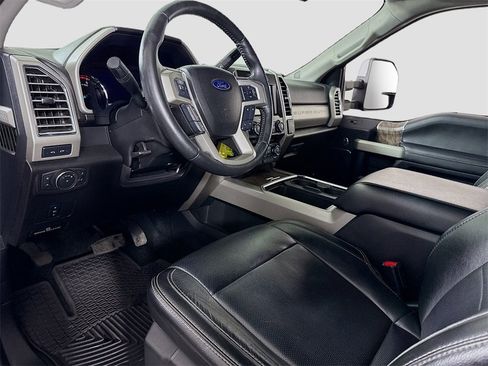 Used 2017 Ford F350 Lariat w/ Chrome Package image 3