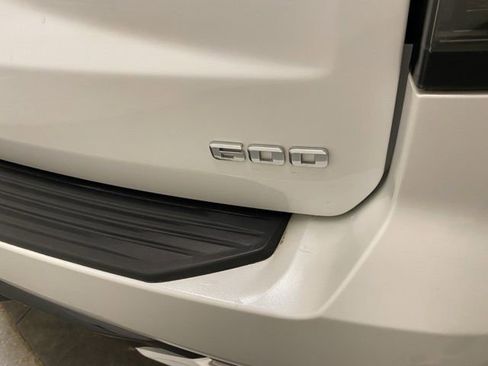 Used 2023 Cadillac Escalade ESV Premium Luxury Platinum image 33