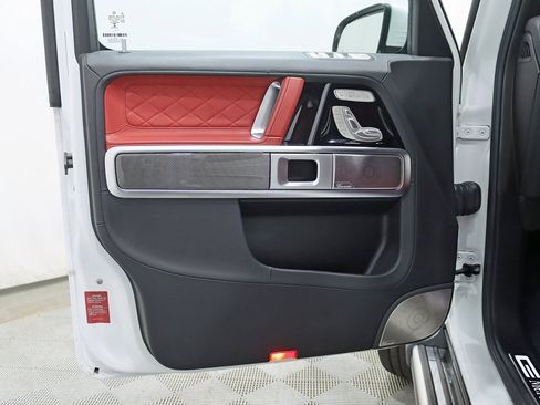 Used 2022 Mercedes-Benz G 550 image 32