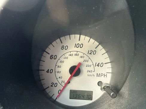 Used 2000 Toyota MR2 image 14