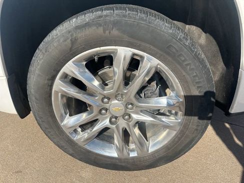 Used 2021 Chevrolet Traverse High Country image 11