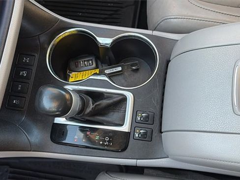 Used 2017 Toyota Highlander XLE image 15