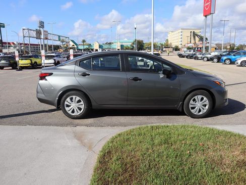 Used 2025 Nissan Versa S w/ Trunk Package image 8