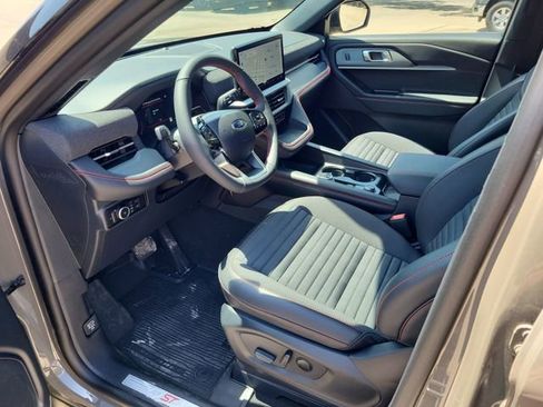 New 2026 Ford Explorer ST-Line w/ ST-Line Street Pack RWD image 13