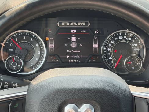 Used 2024 RAM 1500 Big Horn AWD/4WD image 35