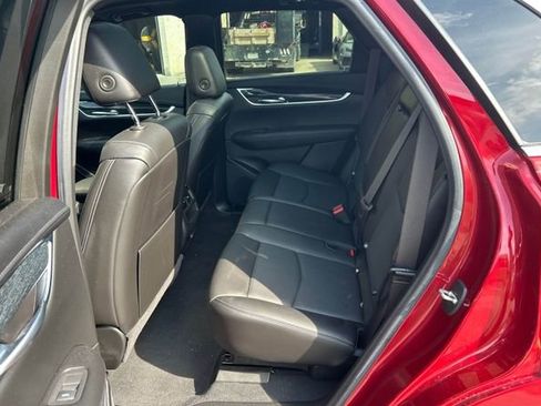Used 2022 Cadillac XT5 Premium Luxury w/ Technology Package FWD image 6