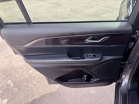 Used 2023 Jeep Grand Cherokee L Laredo image 29