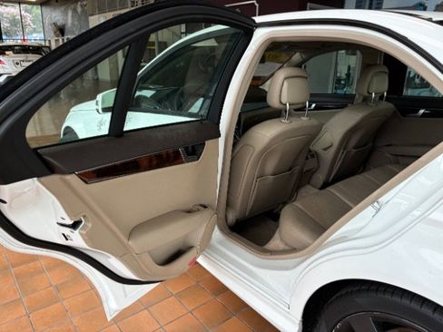 Used 2014 Mercedes-Benz C 250 Sedan image 21