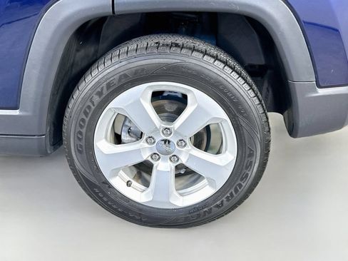 Used 2019 Jeep Compass Latitude w/ Cold Weather Group AWD/4WD image 34