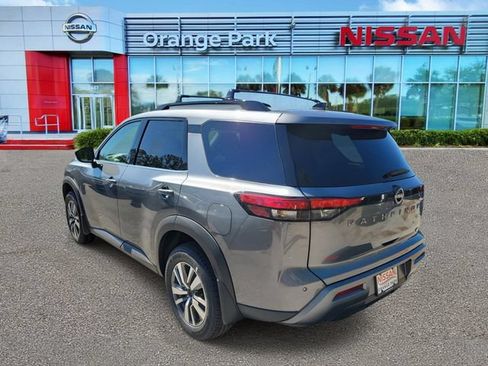 New 2026 Nissan Pathfinder SL FWD image 3