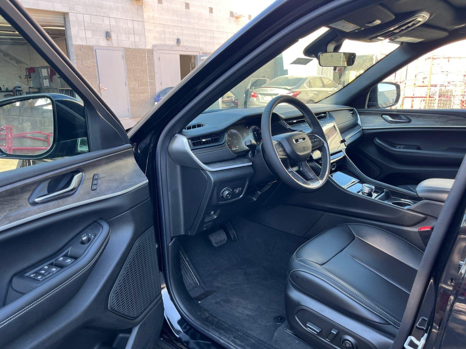 New 2026 Jeep Grand Cherokee Limited AWD/4WD image 10