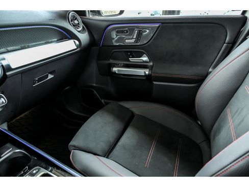 Certified 2025 Mercedes-Benz GLB 250 4MATIC image 24