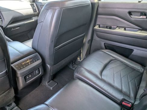 Used 2023 Nissan Pathfinder Platinum w/ Lighting Package (N93) FWD image 37