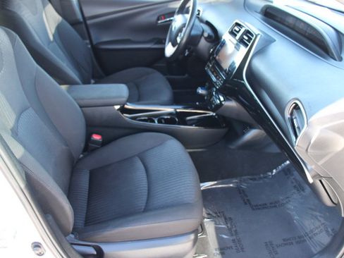 Used 2018 Toyota Prius Prime Plus image 18