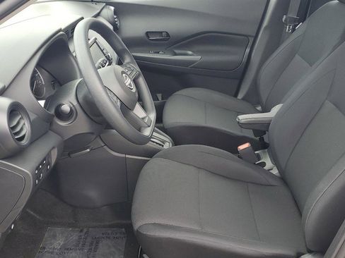 New 2024 Nissan Kicks S image 11