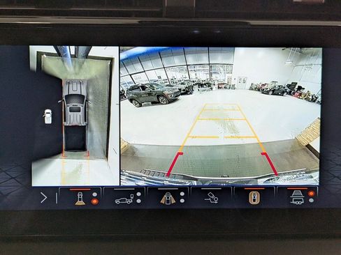 Used 2024 GMC Sierra 3500 Denali Ultimate image 12