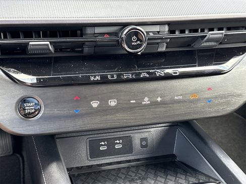 Used 2025 Nissan Murano SV image 25