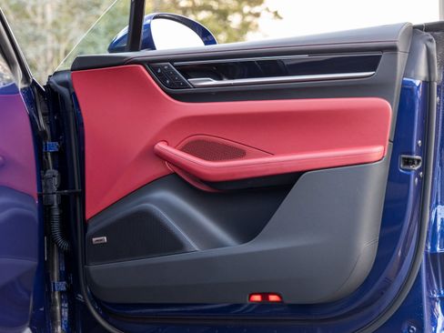 Certified 2024 Porsche Macan 4 Electric image 49