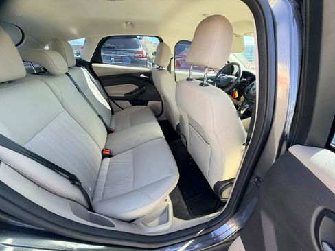 Used 2017 Ford Focus SE FWD image 24
