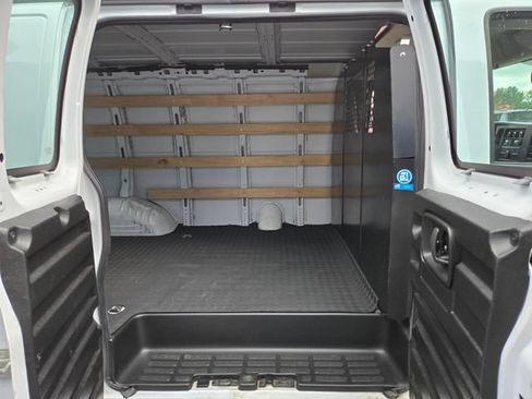 Used 2023 GMC Savana 2500 w/ Driver Convenience Package RWD image 16