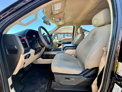Used 2019 Ford F250 XLT w/ XLT Premium Package AWD/4WD image 9